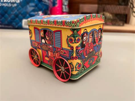 Vintage Collectible Tin Gypsy Rosa Palmist Metal box Dodo